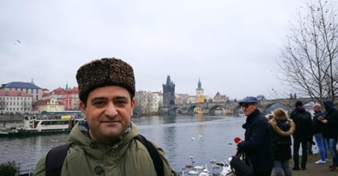Firudin Allahverdi: “Dövlətin incəsənətə müdaxiləsi ironik nəticə verir”