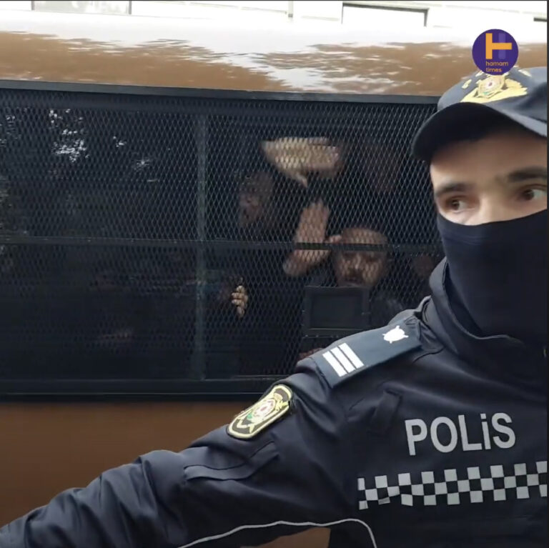 Azərbaycan Xalq Cəbhəsi Partiyasının fəalları aksiya keçirib