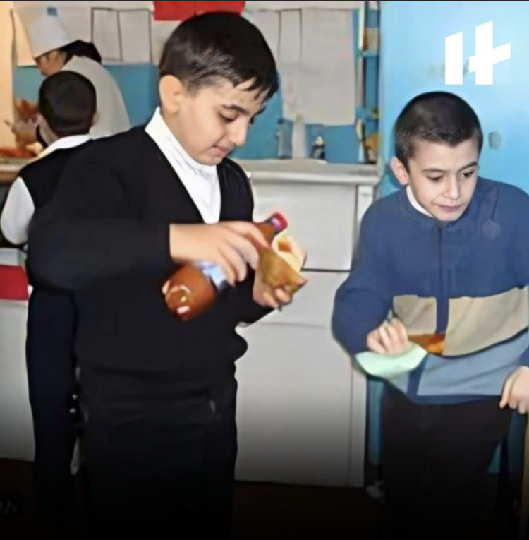 Azərbaycanda üç şagirddən biri məktəbdə ac qalır