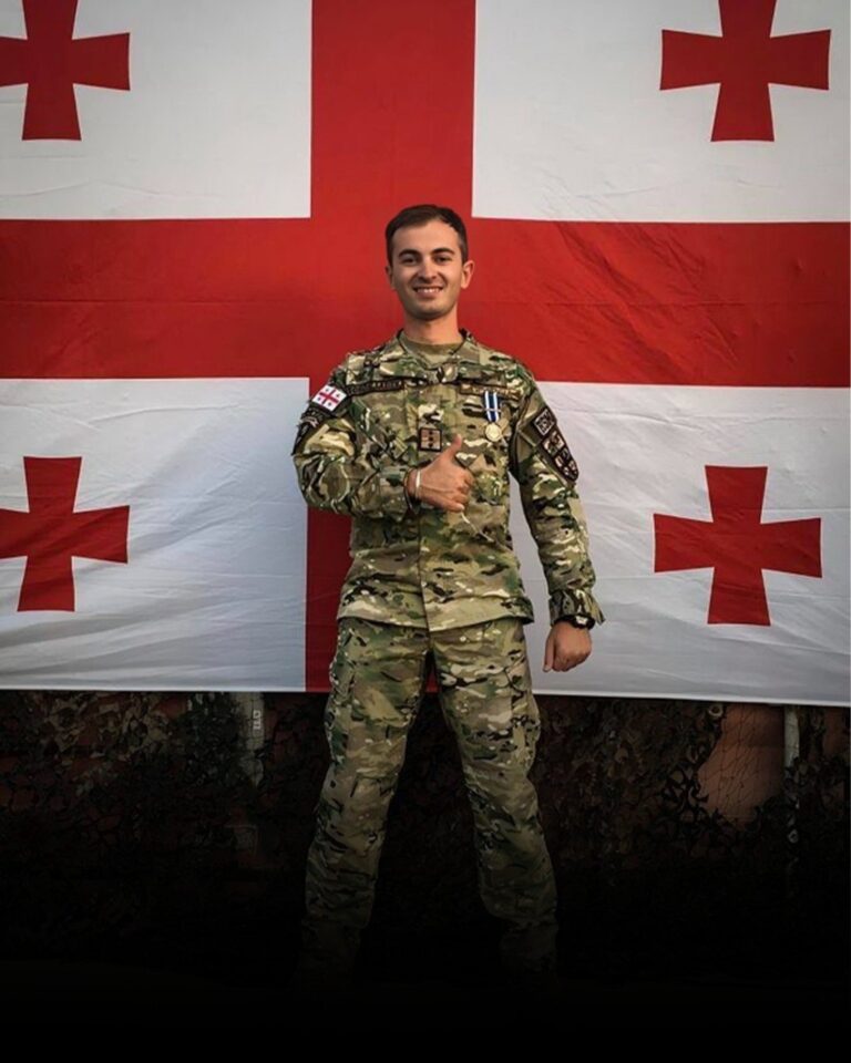 Gürcüstanda əsgərlik müddəti 6 ay oldu