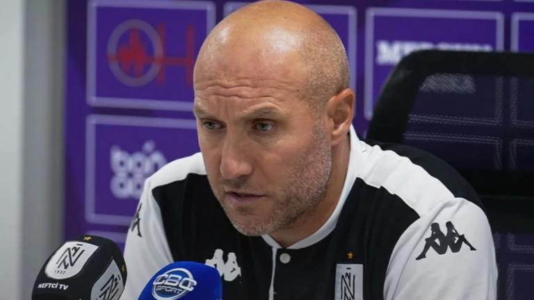 Sabiq baş məşqçi: “Neftçi”nin uğursuz olmasını istəyənlər var”