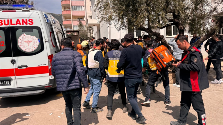 Türkiyədə 2 gündə ikinci məktəb teraktı: 4 ölü, 20 yaralı