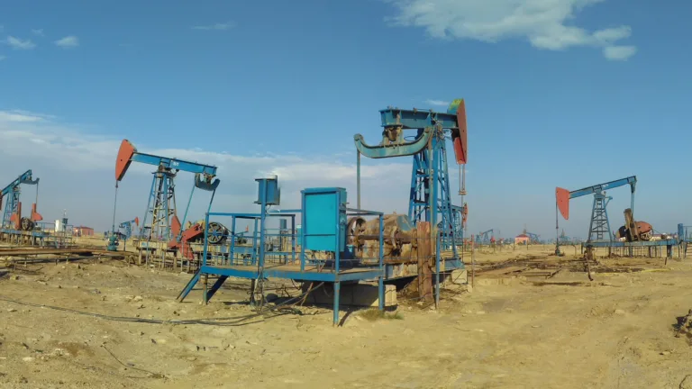 Azərbaycan nefti 122 dollara düşüb