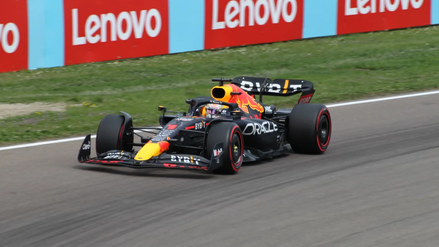 Formula 1: Ferstappen və Louson toqquşmaya görə Meksikada cəzalandırılıb